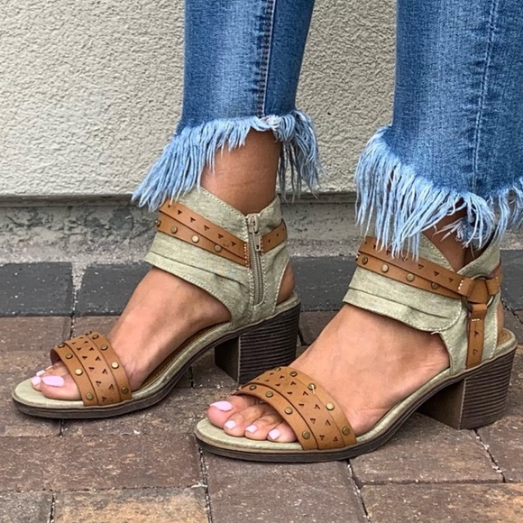 Boutique Shoes - NIB Canvas Harness Boho Kitten Block Heel Sandal